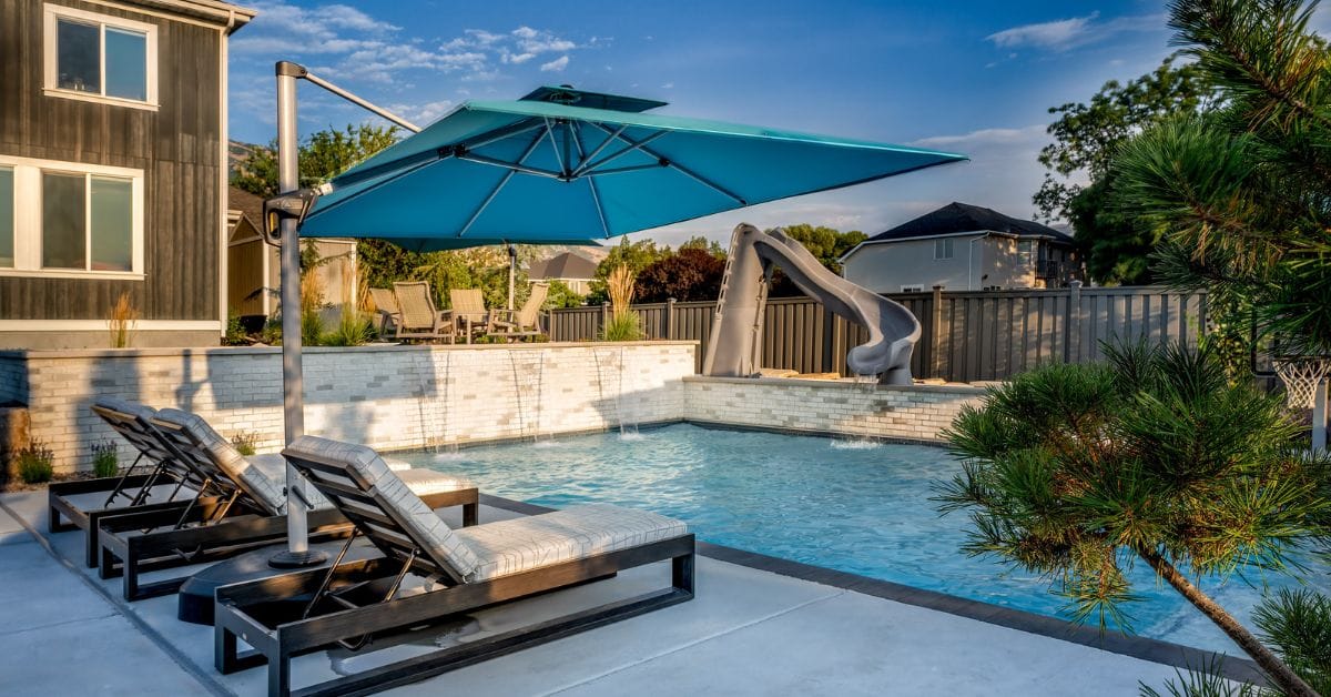 How Outdoor Showers Add Chic Poolside Style